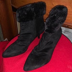 Black fur trimmed booties size 10 never worn